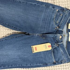Levi's Women's Blue Jeans Classic Bootcut Hypersoft size 6 short